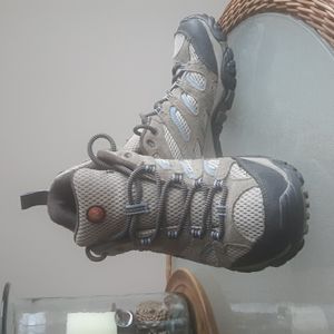Merrell size 10 Moab Waterproof Hiking Shoes - Excellent Used Condition